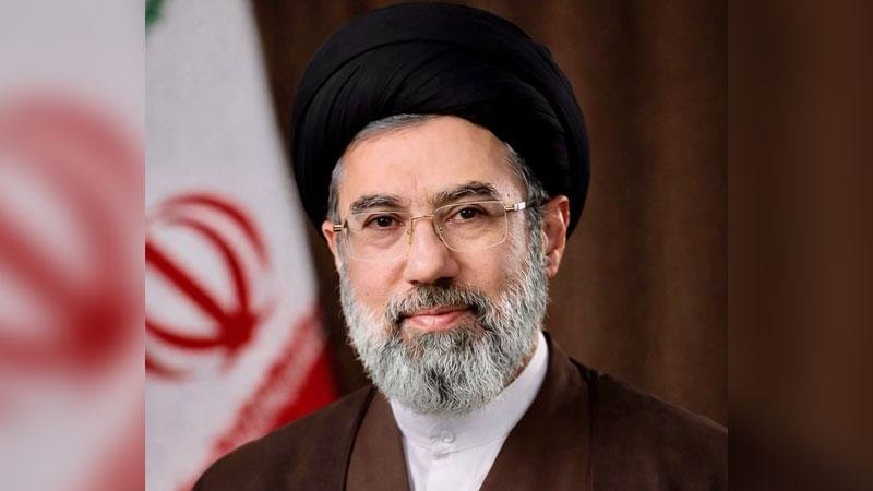 Iranian Leader Khamenei Meets with Senior Military Officials